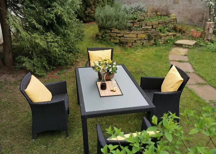 Apartament - Karin Kehne -gartenblick